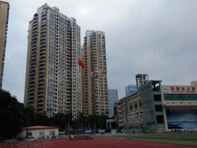 Ano ang dahilan kung bakit ang proyekto ng swimming pool ng Blueway sa Yunding Cuifeng Phase III ay isang natatanging pasilidad sa paglilibang?